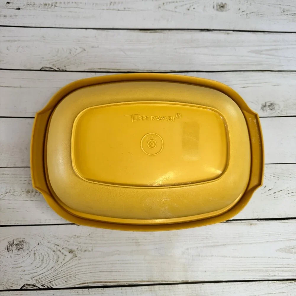 Tupperware vintage oval